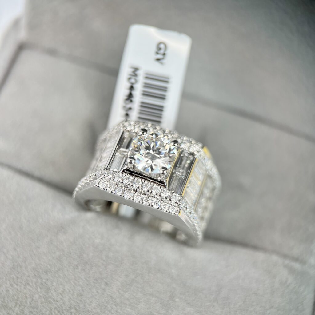 Nhan-Kim-Cuong-Moissanite-Nam-1024x1024