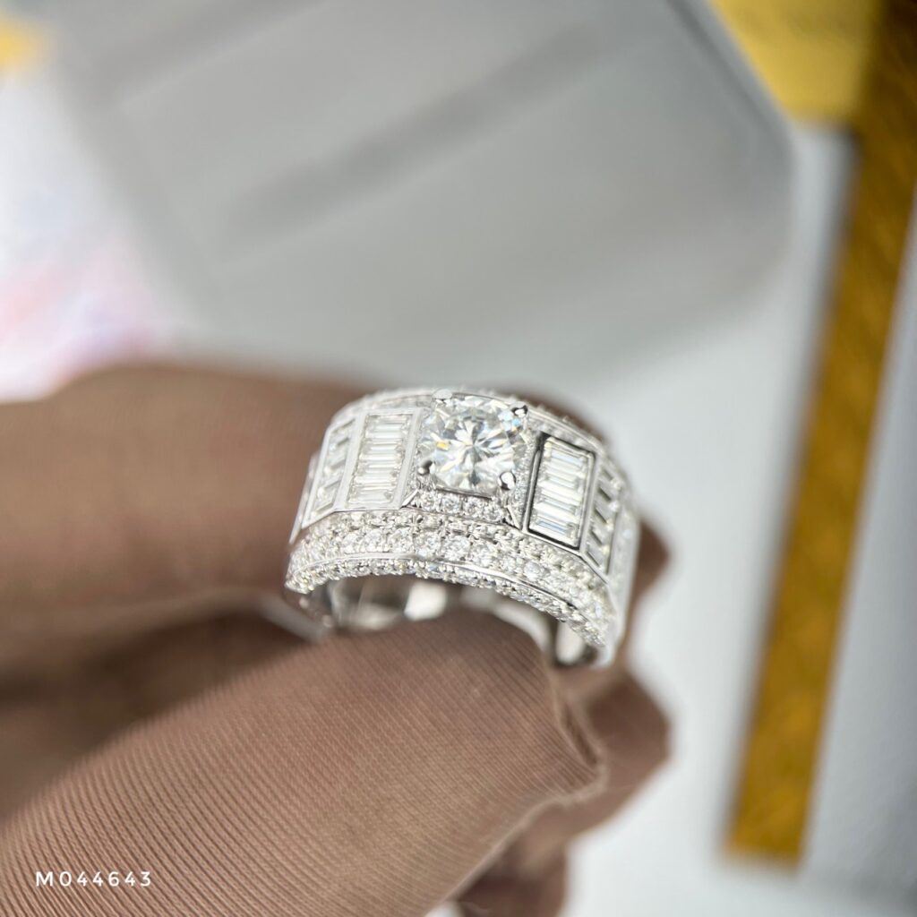 Nhan-Vang-Trang-10K-Kim-Cuong-Moissanite-1024x1024 a