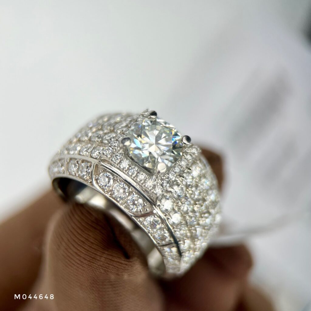 Nhan-Vang-Trang-10K-Nam-Kim-Cuong-Moissanite-1-1024x1024