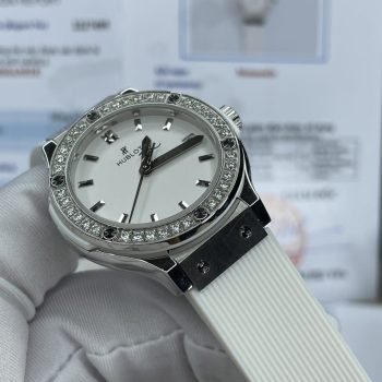 Đồng hồ Hublot niềng kim cương moissanite