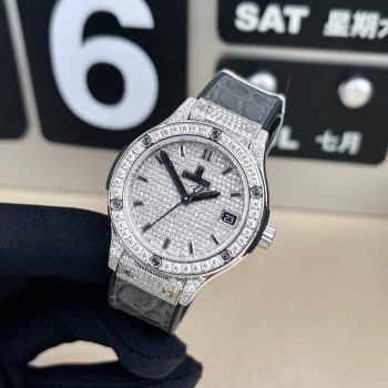 Đồng hồ Hublot chế tác full kim cương moissanite