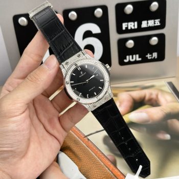 Đồng hồ Hublot Classic Fusion chế tác kim cương