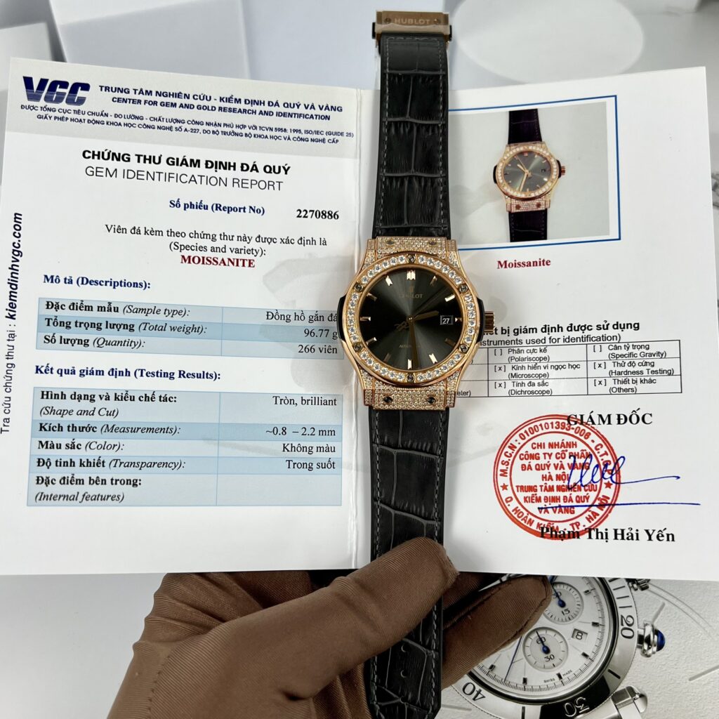 Đồng Hồ Hublot Classic Fusion King Gold Gray Dial Độ Kim Cương Moissanite Nam 42mm