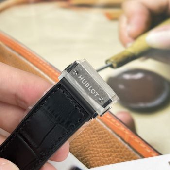 Đồng hồ Hublot Classic Fusion nam dây cao su màu đen
