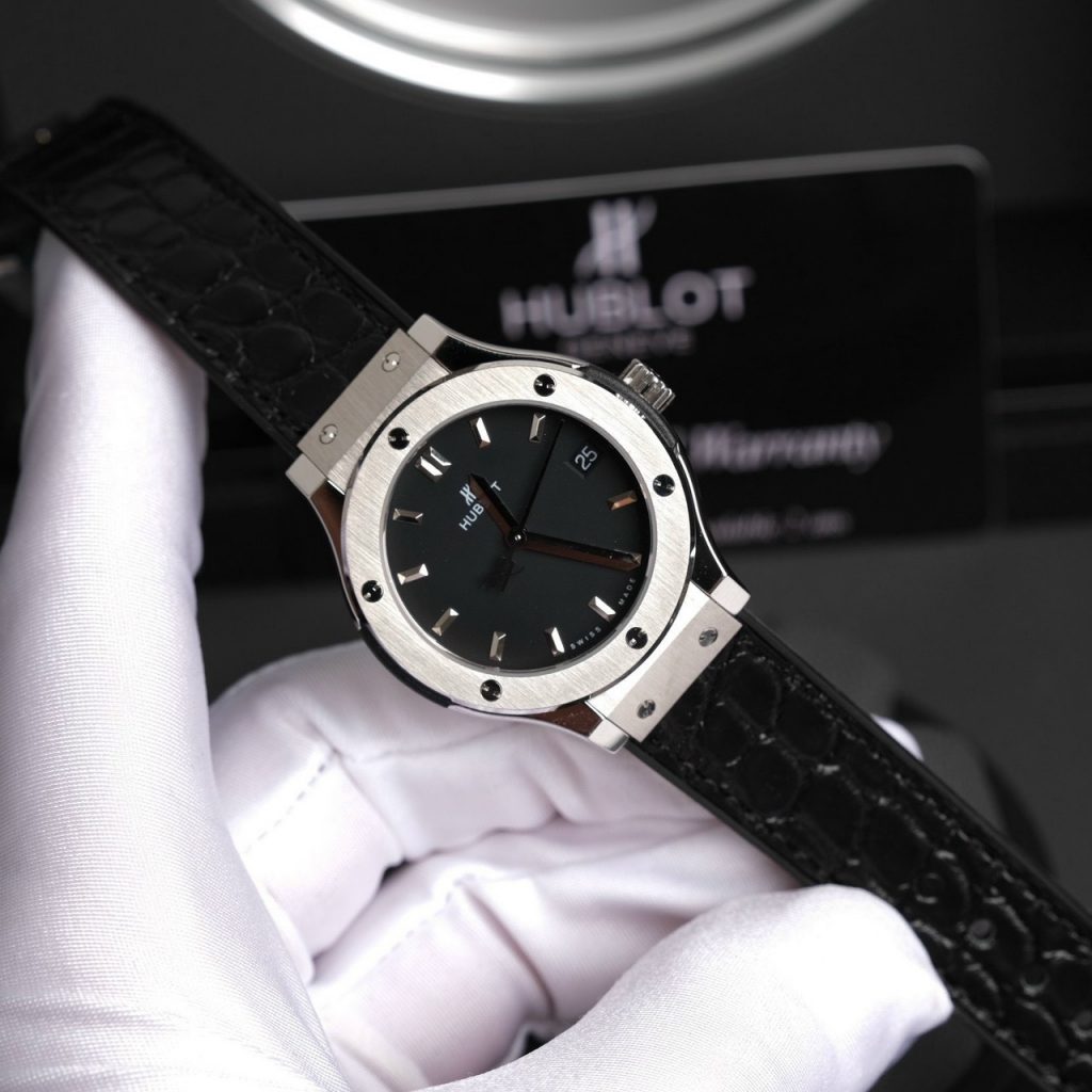 dong-ho-hublot-classic-fusion-nu-mau-den Đồng hồ Hublot Classic Fusion nữ màu đen