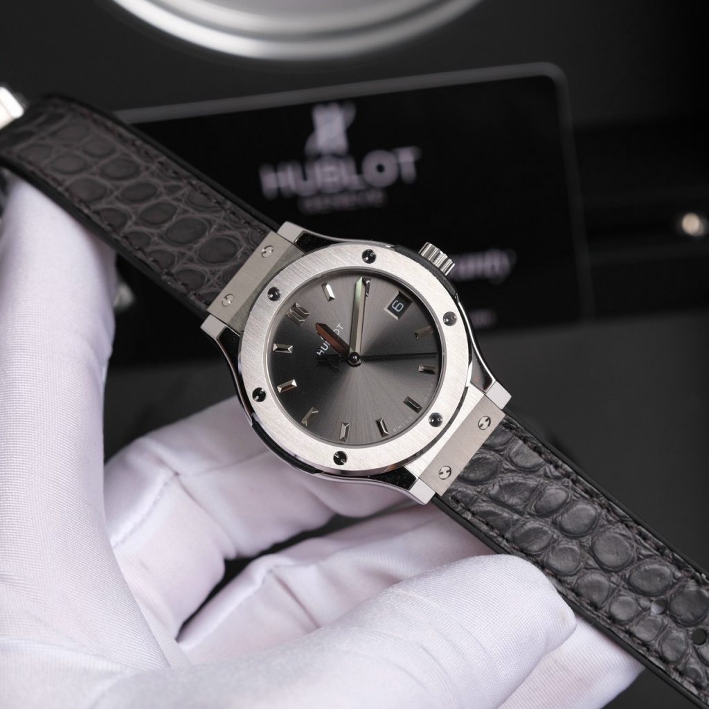 dong-ho-hublot-classic-fusion-nu-mau-xam Đồng hồ Hublot Classic Fusion nữ màu xám