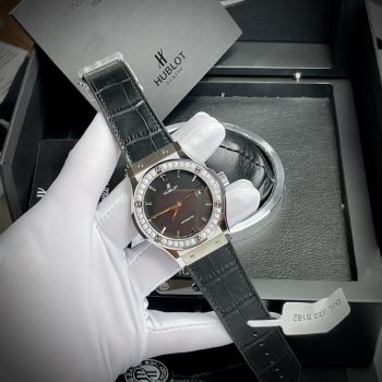 Đồng hồ Hublot độ kim cương moissanite