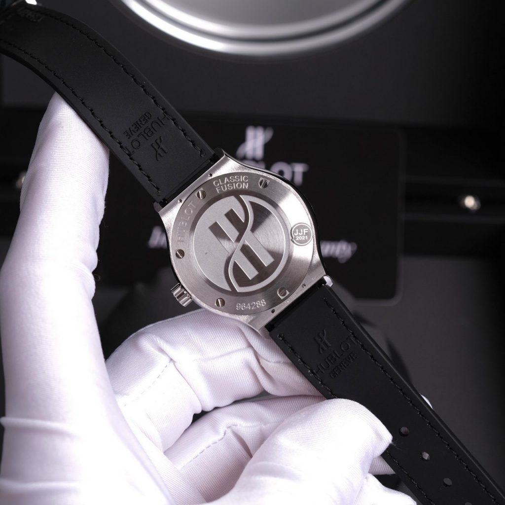 dong-ho-hublot-nu-may-pin Đồng hồ Hublot nữ máy pin
