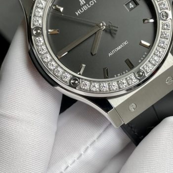 Đồng hồ nam Hublot niềng kim cương moissanite
