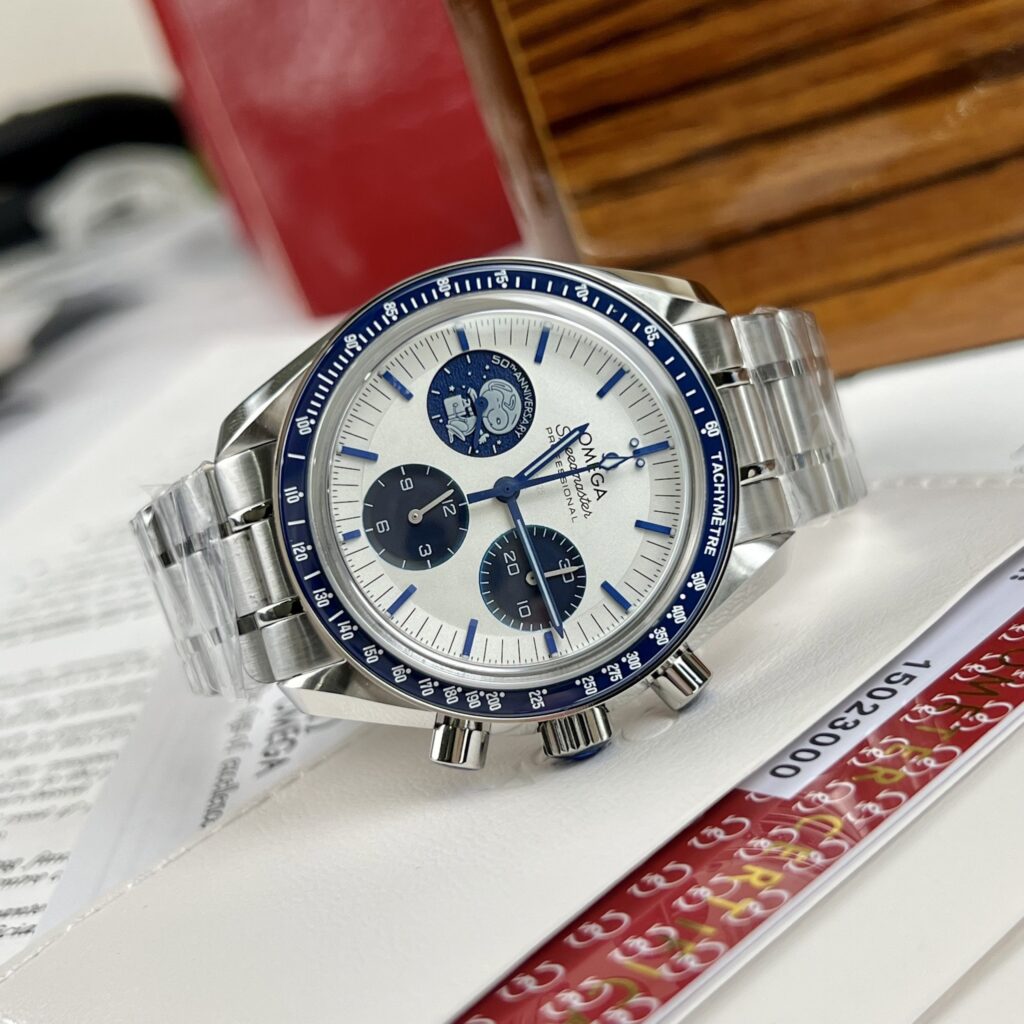 Đồng Hồ Omega Speedmaster Snoopy Avard Rep 11 Cao Cấp Nhất