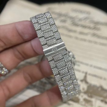 Đồng hồ Patek Philippe chế tác kim cương moissanite