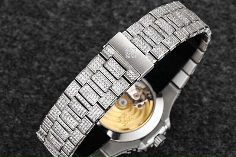 dong-ho-patek-philippe-day-kim-loai-dinh-da Đồng hồ Patek Philippe dây kim loại đính đá