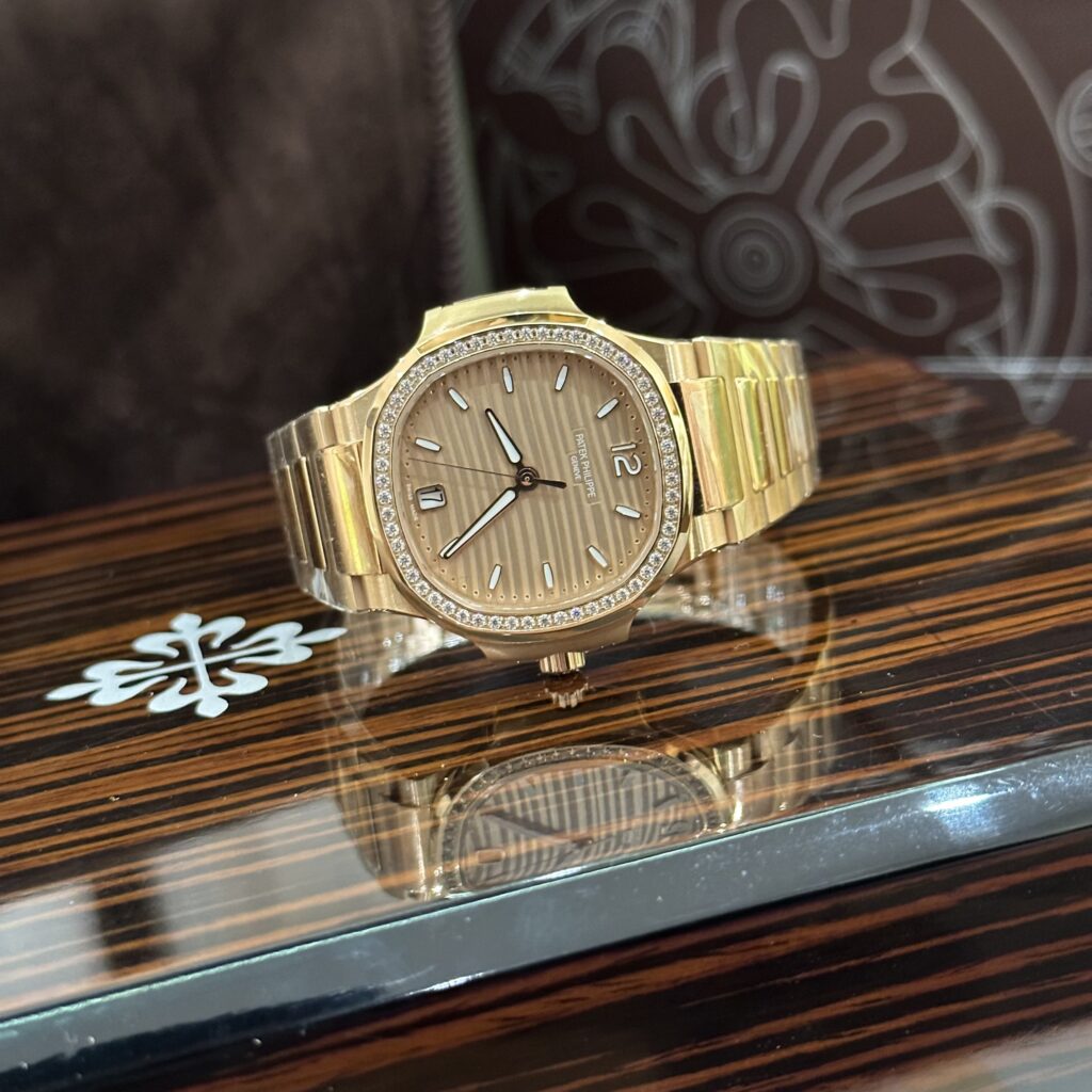 Đồng Hồ Patek Philippe Nữ Đính Đá Nautilus 7118 Replica 11