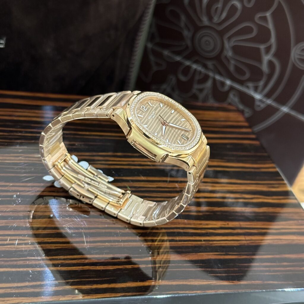 Đồng Hồ Patek Philippe Nữ Đính Đá Nautilus 7118