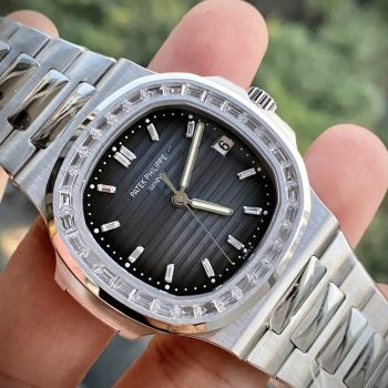 Đồng Hồ Patek Philippe Rep 11 Nautilus 5723 Nam Đính Đá Baguette