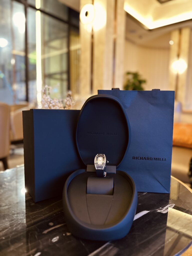 Đồng Hồ Richard Mille Bọc Vàng độ Kim cương