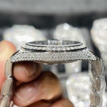 Đồng hồ Rolex chế tác kim cương moissanite