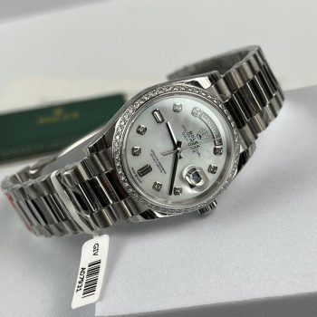Đồng Hồ Rolex Day-Date độ Kim Cương Moissanite