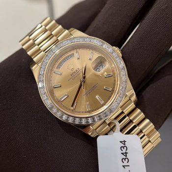 Đồng hồ Rolex độ kim cương moissanite