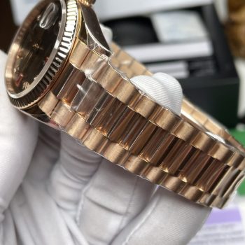 https://dwatchluxury.com/wp-content/uploads/2022/06/Dong-Ho-Rolex-Replica-11-boc-vang-1024x1024.jpg
