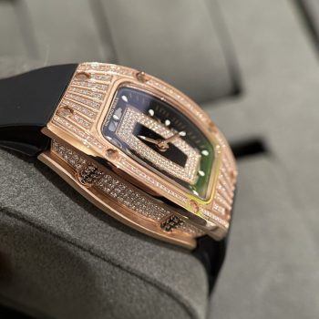 https://dwatchluxury.com/wp-content/uploads/2022/12/Dong-Ho-Nu-Richard-Mille-Boc-Vang-Do-Kim-Cuong-Moissanite-1024x1024.jpg