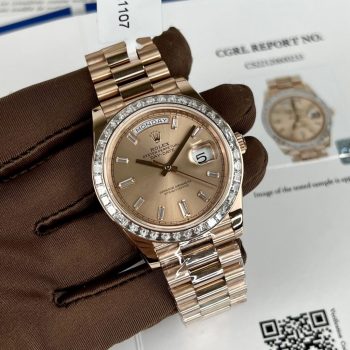 https://dwatchluxury.com/wp-content/uploads/2022/12/Dong-Ho-Rolex-Boc-Vang-Hong-Do-Kim-Cuong-Moissanite-Replica-11-Day-Date-1024x1024.jpg