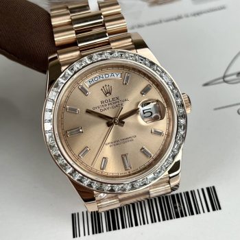 https://dwatchluxury.com/wp-content/uploads/2022/12/Dong-Ho-Rolex-Boc-Vang-Hong-Do-Kim-Cuong-Moissanite-Baguette-1024x1024.jpg