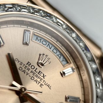 https://dwatchluxury.com/wp-content/uploads/2022/12/Dong-Ho-Rolex-Boc-Vang-Hong-Do-Kim-Cuong-Moissanite-Rep-11-Day-Date-1024x1024.jpg